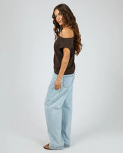 Load image into Gallery viewer, Silent Theory Ellis Off Shoulder Top - Chocolate
