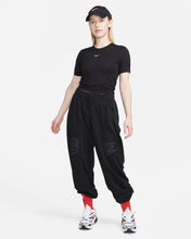 Load image into Gallery viewer, Nike Sportswear Essential Women&#39;s Slim-Fit Crop T-Shirt
