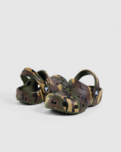 Load image into Gallery viewer, Crocs Toddler Classic Camouflage Clog - Army Green/Multi
