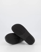 Load image into Gallery viewer, Crocs Getaway Platform Flip - Black
