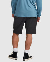 Load image into Gallery viewer, Billabong Crossfire Submersible 21&quot; Shorts - Black
