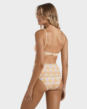 Load image into Gallery viewer, Billabong Just For You Lila D/DD Underwire Bikini Top - Sunstone
