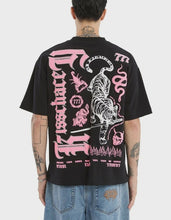Load image into Gallery viewer, Kiss Chacey Zion Street Tee - Jet Black
