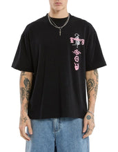 Load image into Gallery viewer, Kiss Chacey Zion Street Tee - Jet Black

