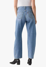 Load image into Gallery viewer, Levi's Cinch Barrel Jeans - Let in Love
