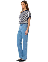Load image into Gallery viewer, Abrand 95 Straight Jean - Debbie
