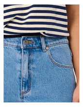 Load image into Gallery viewer, Abrand 95 Straight Jean - Debbie
