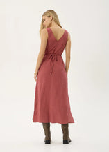 Load image into Gallery viewer, Afends Tully Seersucker Maxi Dress - Indy Rose Check
