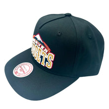 Load image into Gallery viewer, Mitchell &amp; Ness NBA Team Colour Logo Snapback Denver Nuggets - Black
