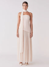 Load image into Gallery viewer, Esmaee Viewpoint Maxi Dress - Blush
