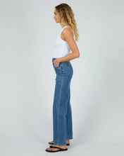 Load image into Gallery viewer, Silent Theory Pia Tank - White
