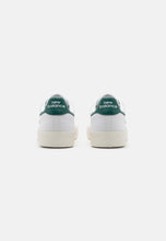 Load image into Gallery viewer, New Balance BB100VTC Shoes - White/Green
