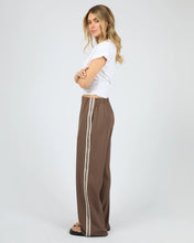 Load image into Gallery viewer, All Above Eve Lina Pant - Coffee
