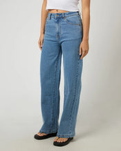 Load image into Gallery viewer, All About Eve Jacqui Wide Leg Jean - Light Blue
