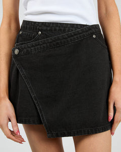 All About Eve Lenni Mini Skort - Washed Black