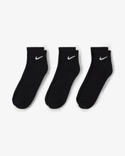 Load image into Gallery viewer, Nike Everyday Cushion Ankle Sock 3Pk - Black/White
