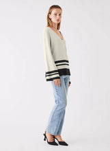 Load image into Gallery viewer, Esmaee&#39; Axel Sweater - Cream
