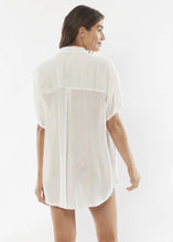 Load image into Gallery viewer, Amuse Society Sundeck SS  Woven - Off White
