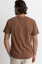 Load image into Gallery viewer, Rhythm Men&#39;s Classic Brand Tee - Chocolate
