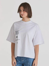 Load image into Gallery viewer, Lee Orchid Boxy Tee - Optic White
