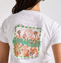 Load image into Gallery viewer, Wrangler Fossilised Shrunken Tee - Optic White
