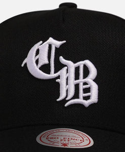 Mitchell & Ness Gothic Letter Pro Pinch Bulls Hat - Black