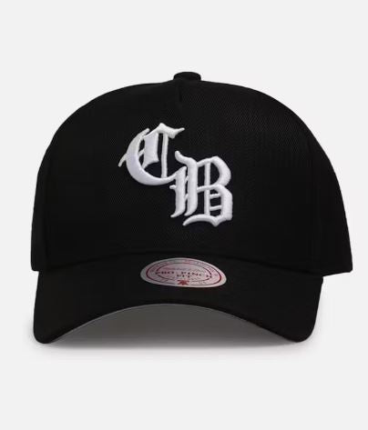 Mitchell & Ness Gothic Letter Pro Pinch Bulls Hat - Black