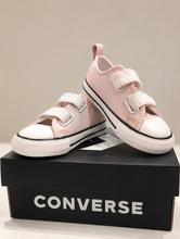 Load image into Gallery viewer, Converse Chuck Taylor All Star 2V Toddler Shoe - Petal Pit/Shy Flamingo/Black
