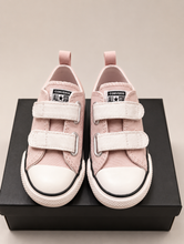 Load image into Gallery viewer, Converse Chuck Taylor All Star 2V Toddler Shoe - Petal Pit/Shy Flamingo/Black
