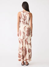 Load image into Gallery viewer, Esmaee Dune Maxi Dress
