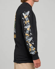 Load image into Gallery viewer, The Mad Hueys Beeramundi LS Tee - Black
