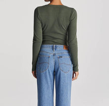 Load image into Gallery viewer, Lee Essential LS Rib Tee - Olive
