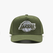 Load image into Gallery viewer, Mitchell &amp; Ness Lakers NBA Core Sport OG Snapback - Olive
