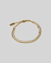 Load image into Gallery viewer, Arms Of Eve Millie Gold Bracelet
