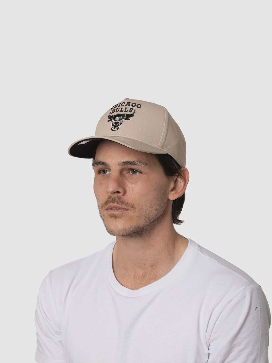 Mitchell & Ness Bulls Desert Sands Pro Pinch Cap - Pumice Stone