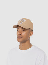 Load image into Gallery viewer, Mitchell &amp; Ness Chicago Bulls Seasonal Pro Crown Cap - Khaki
