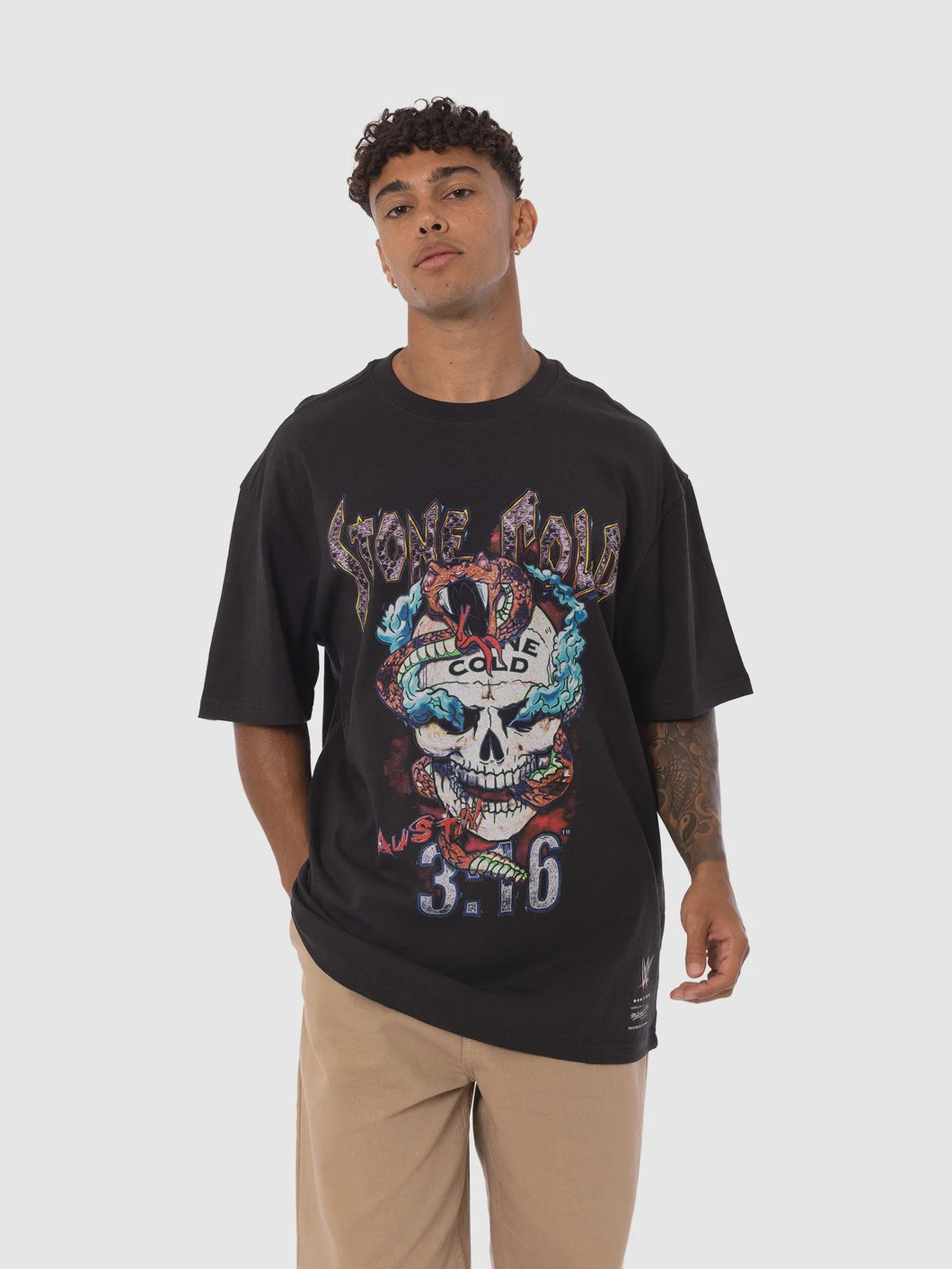 Mitchell & Ness Stone Cold Skull & Rattlesnake Tee - Faded Black