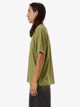 Load image into Gallery viewer, Worship Sourcery Tee - Iguana Green
