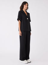 Load image into Gallery viewer, Esmaee Rebound Shirt - Black
