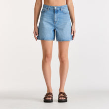 Load image into Gallery viewer, Riders By Lee Hi Wide Short - Precious Blue
