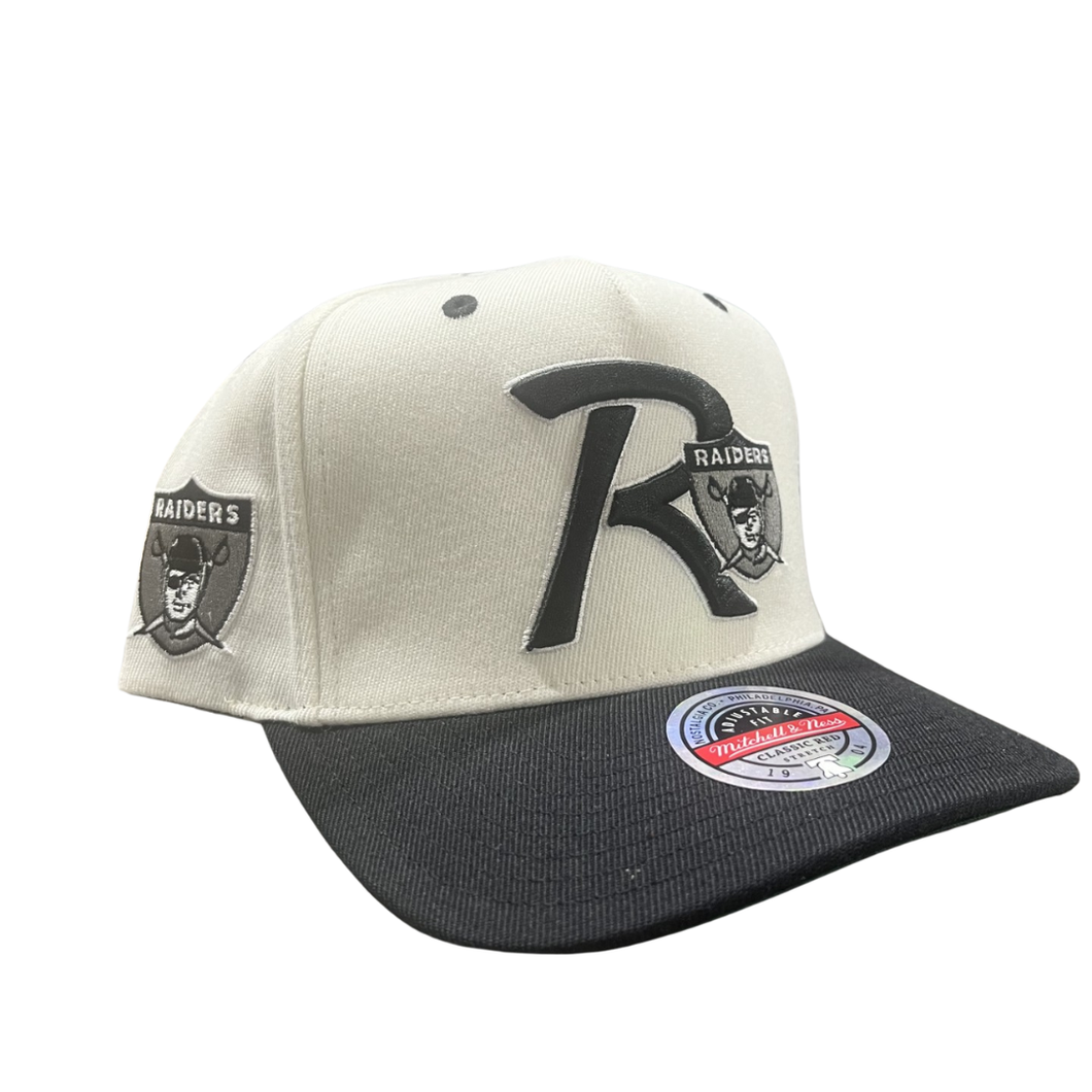 Mitchell and Ness Vintage Letter Raiders Snapback -Cream-White/Black