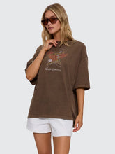 Load image into Gallery viewer, Thrills Banner Of Strength Oversized Tee - Cocoa
