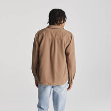 Load image into Gallery viewer, Wrangler Trade Overshirt - Felt Brown
