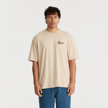 Load image into Gallery viewer, Wrangler Serpent Dial Slacker Tee -Peyote

