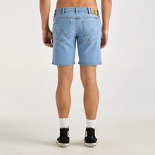 Load image into Gallery viewer, Wrangler Smith Short - Charmer Blue
