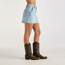 Load image into Gallery viewer, Wrangler denim Mid Mini Skirt - 85 Fade
