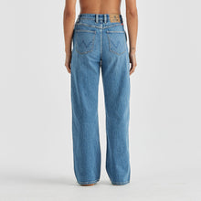 Load image into Gallery viewer, Wrangler Hi Bells Jean - Live Blue
