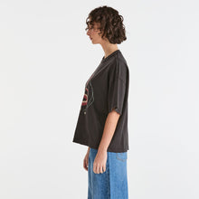 Load image into Gallery viewer, Wrangler Venom Boxed Tee - Worn Black
