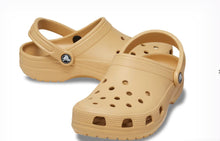 Load image into Gallery viewer, Crocs Classic Clog Adults - Wheat
