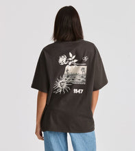 Load image into Gallery viewer, Wrangler Desert Thorns Boxy Slouch Tee - Worn Black
